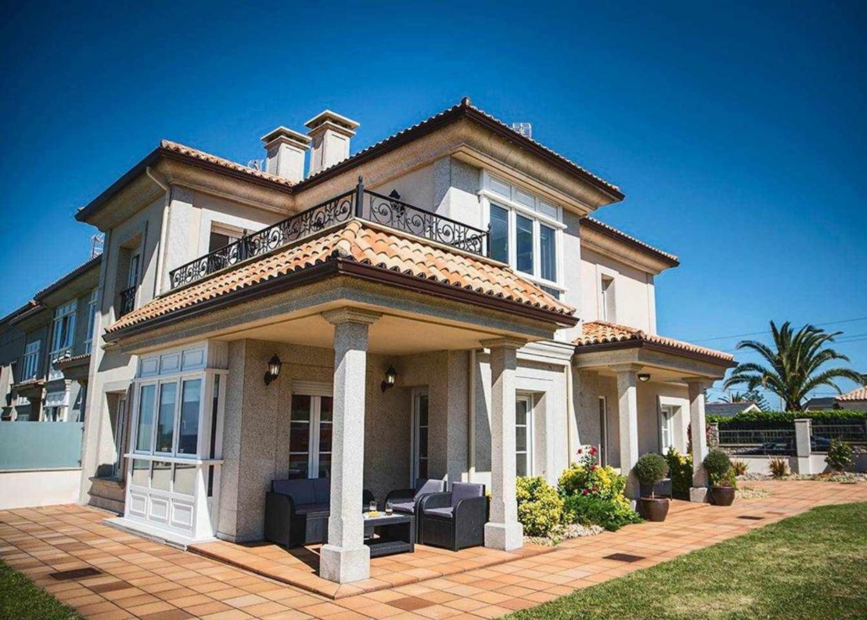 Chalet Pareado Con Jardin En 1ª Linea De Mar Burela Exterior foto